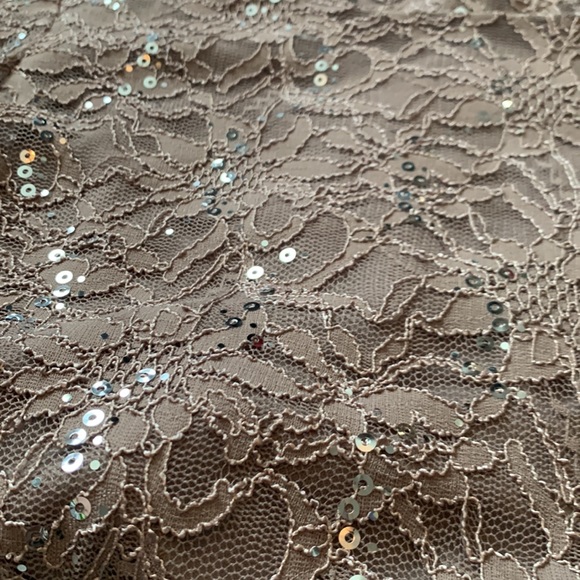 Sequence lace dress - Picture 4 of 4